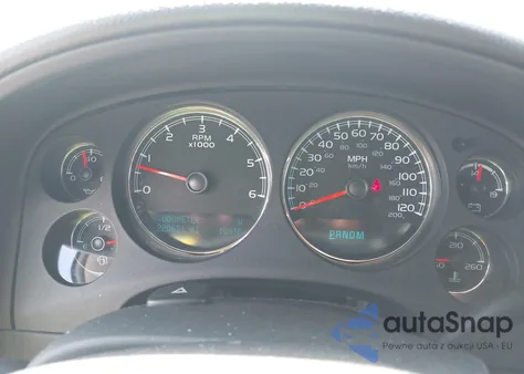 2011 Chevrolet Tahoe Ls z USA, uszkodzony, nr VIN 1GNSKAE0XBR392458